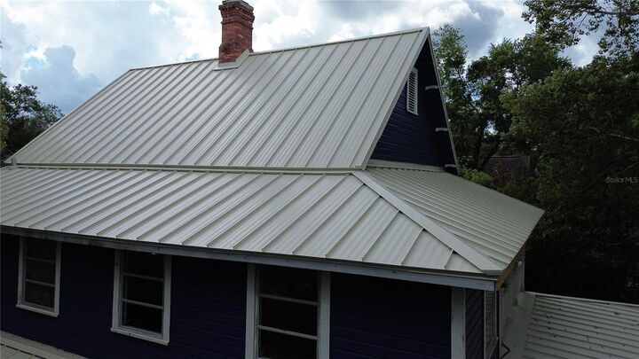 Property Photo: 117 S Brooksville Avenue FL 34601