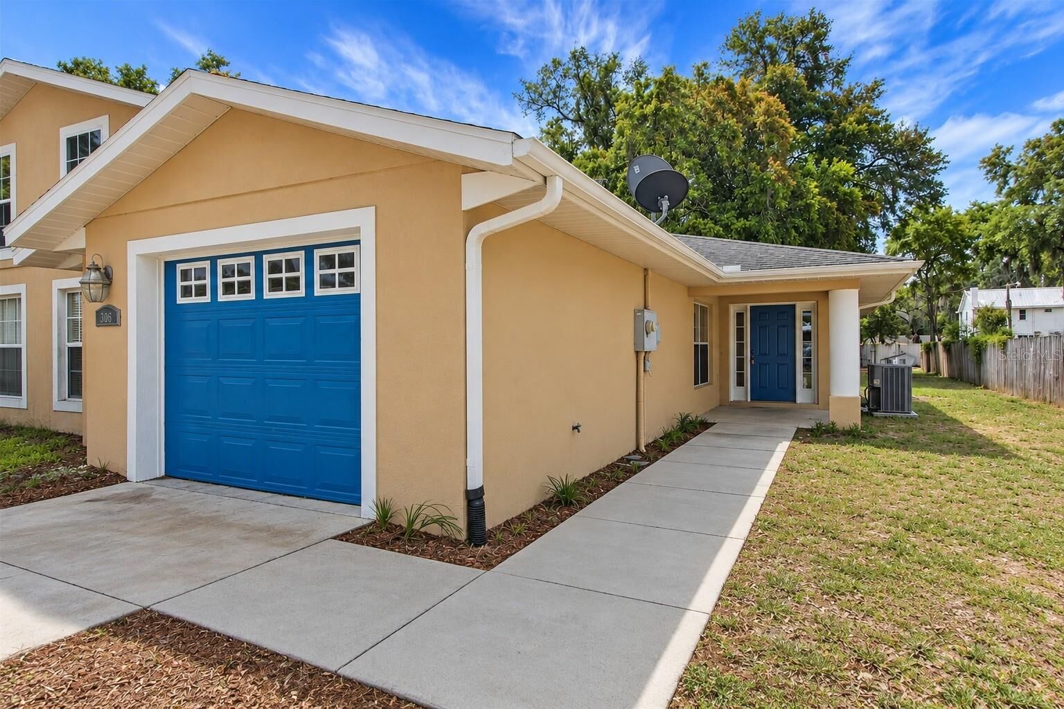 Property Photo:  305 W Fountain Street  FL 34731 