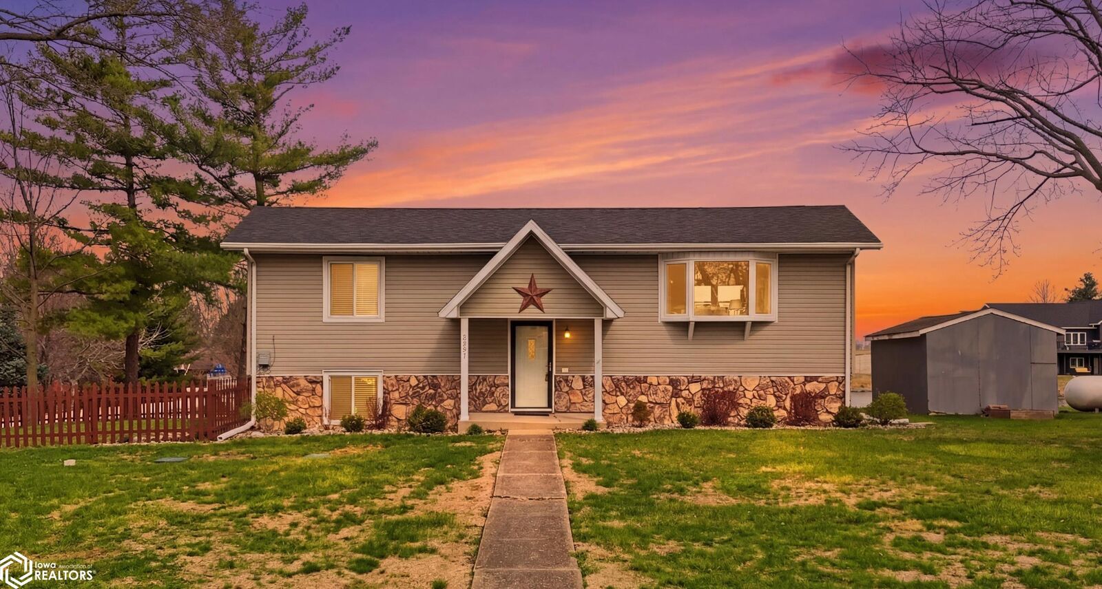 Property Photo:  2521 Rocky Lane  IA 52645 