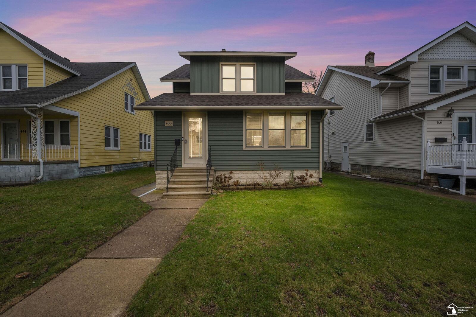 Property Photo:  408 Riverview Avenue  MI 48162-2667 