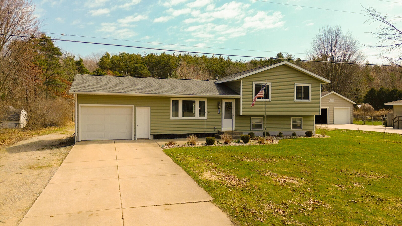Property Photo:  12594 144th Avenue  MI 49417 