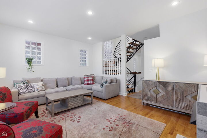 Property Photo:  2317 N Hamilton Avenue A  IL 60647 