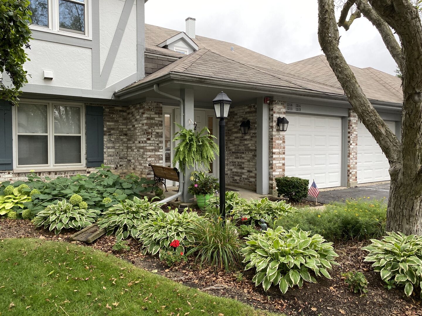 Property Photo:  1312 Coventry Circle 1312  IL 60061 