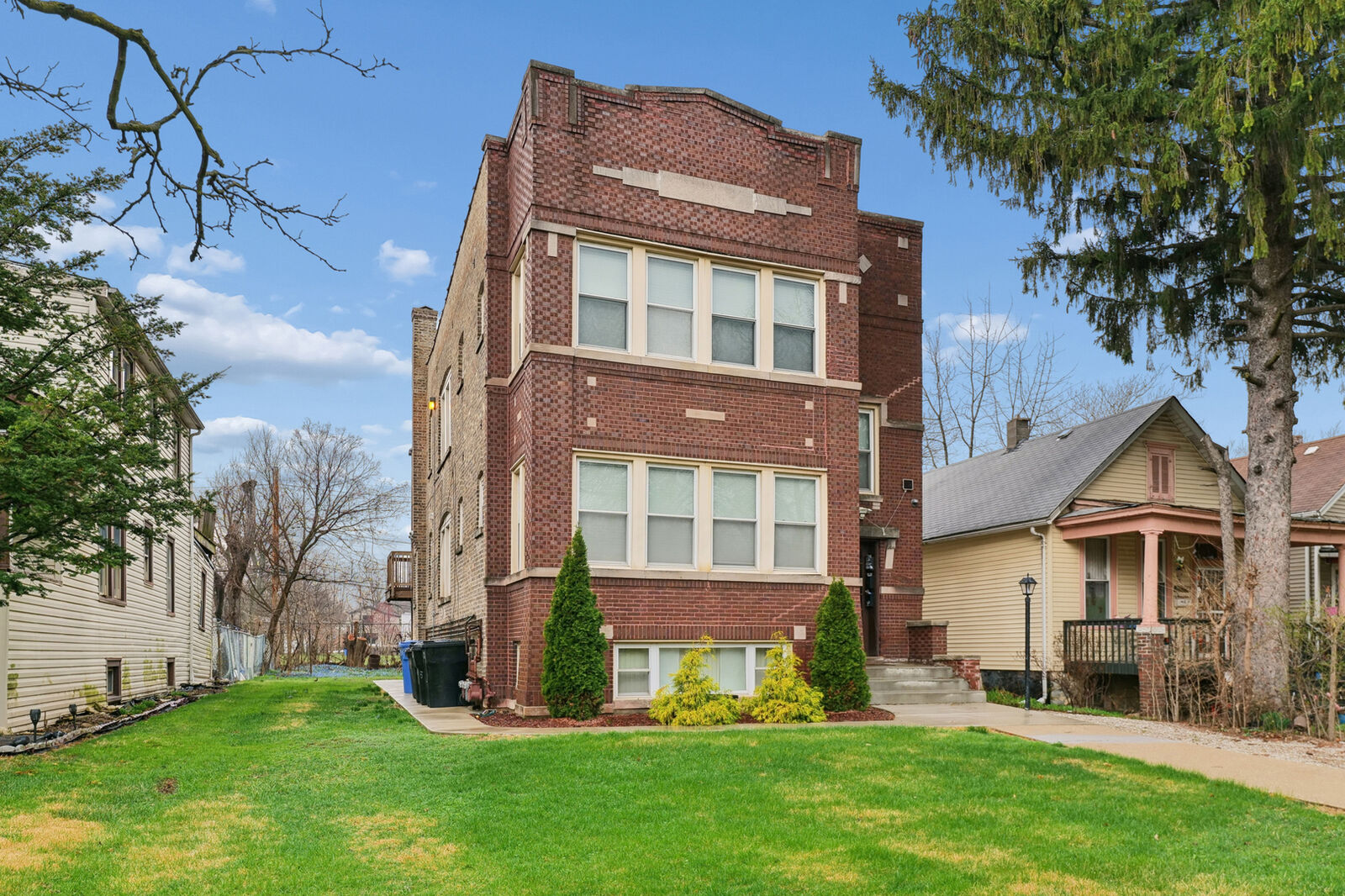 Property Photo:  10226 S Charles Street 1  IL 60643 