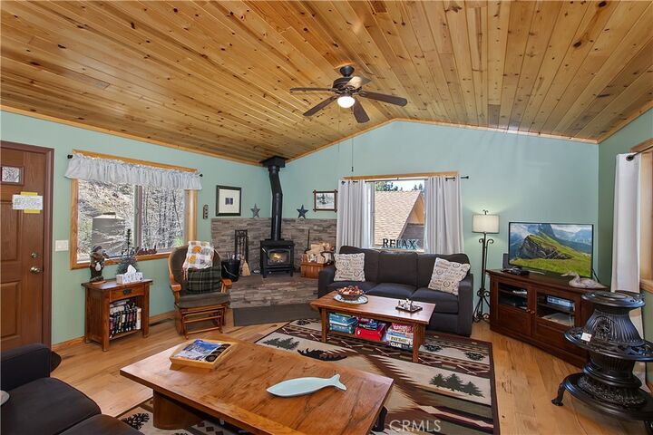 Property Photo:  33653 Green Valley Lane  CA 92341 