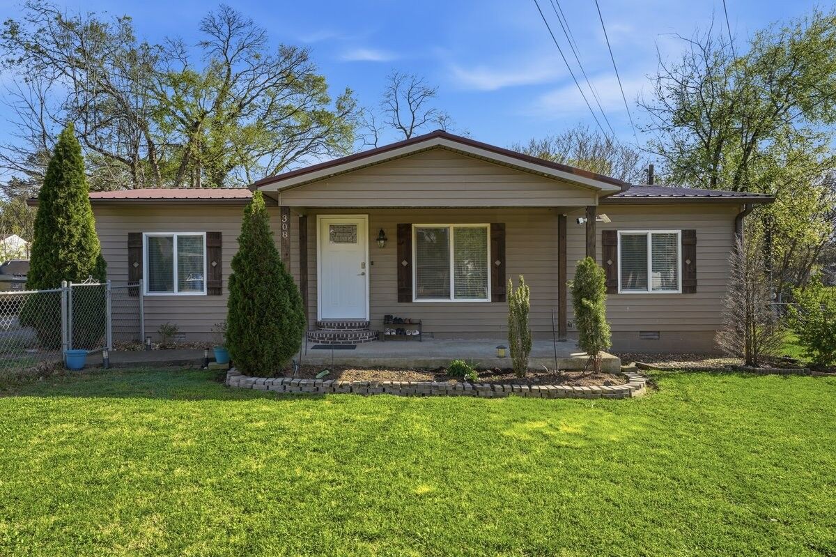 Property Photo:  308 Carney St  TN 37160 