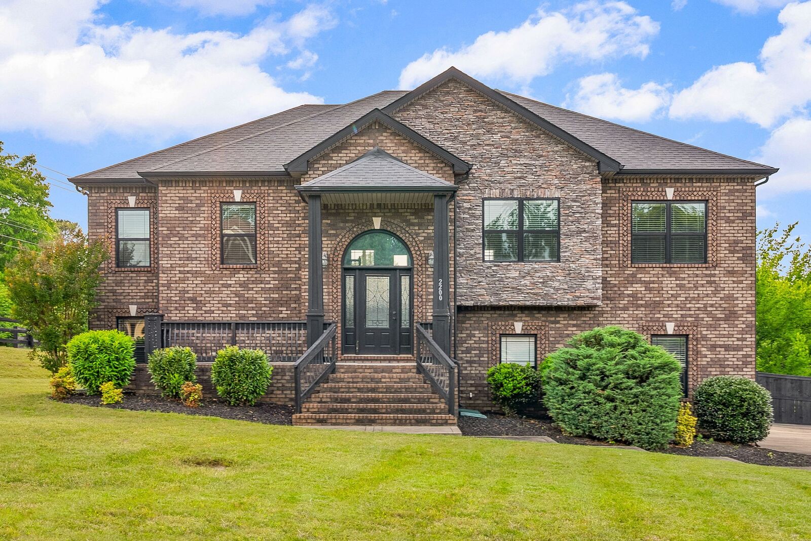 Property Photo:  2200 Ellington Gait Dr  TN 37043 