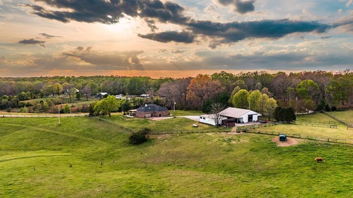 Property Photo:  1075 Fannie Nicholson Rd  TN 37035 