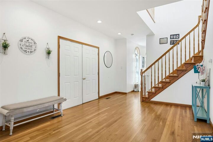 Property Photo:  40 Horseneck Road  NJ 07045 