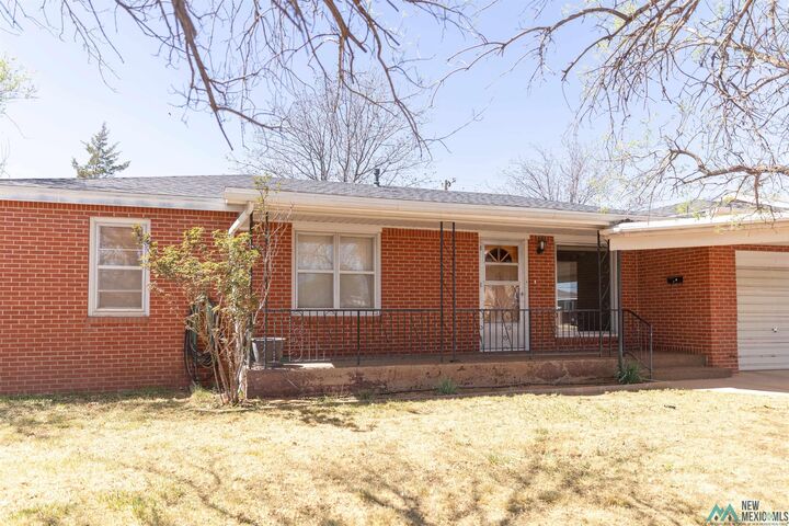 Property Photo:  204 Acoma Drive  NM 88101 