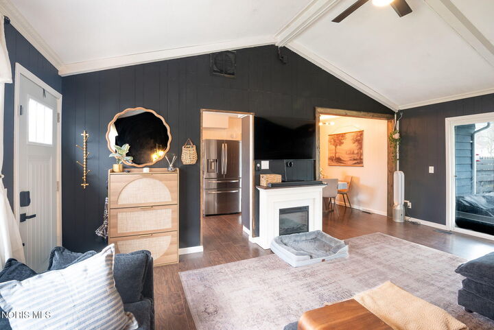 Property Photo:  916 Navarre Avenue  OH 43506 