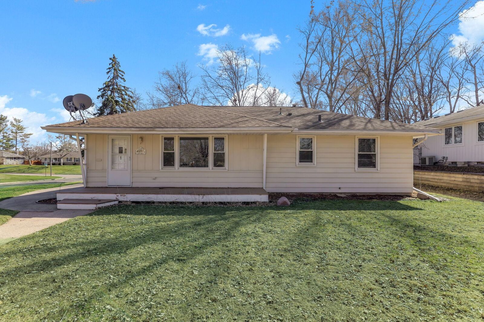 Property Photo:  2201 W 91 1/2 Street  MN 55431 