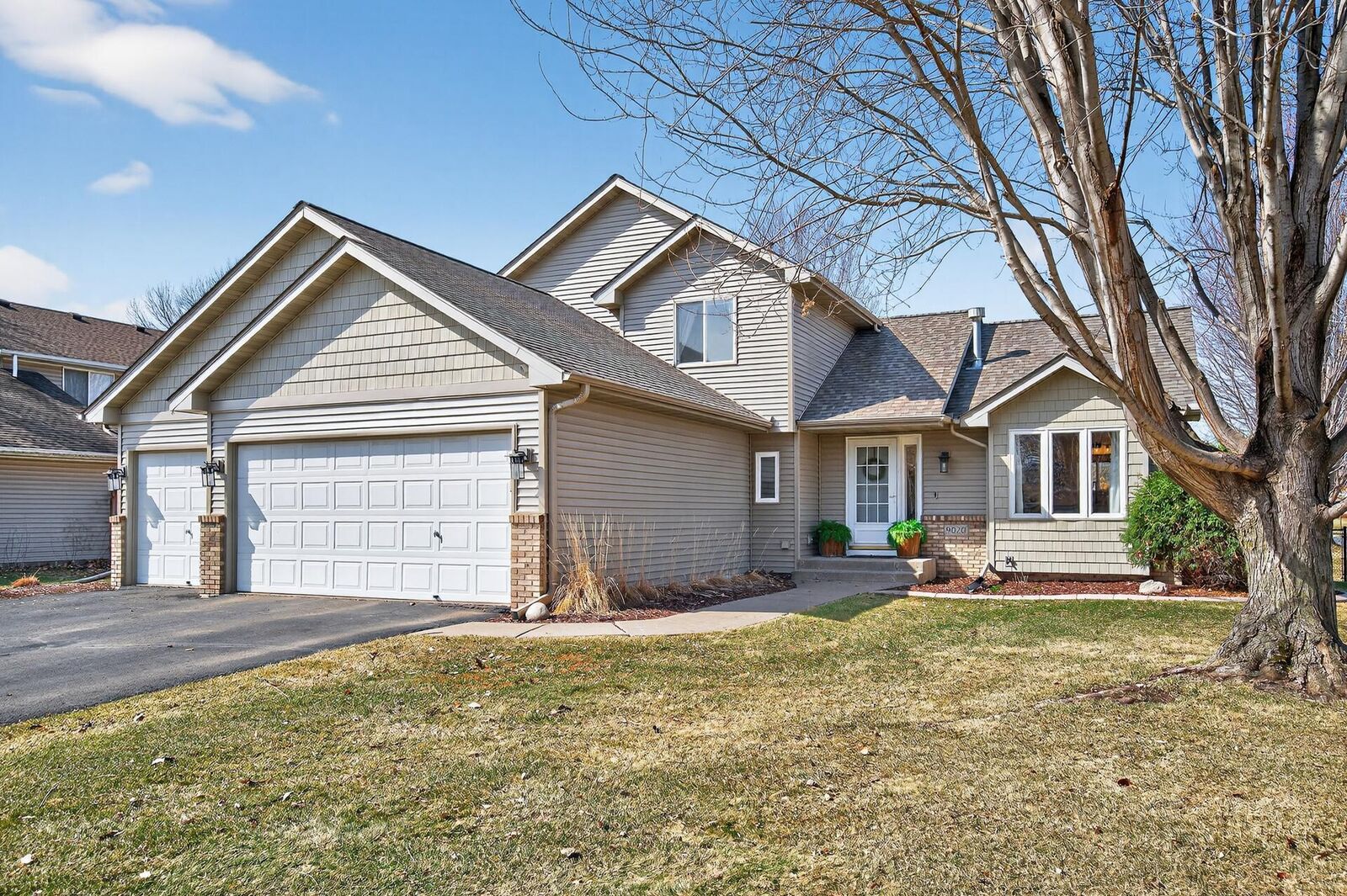 Property Photo:  9020 Tamarack Lane  MN 55373 