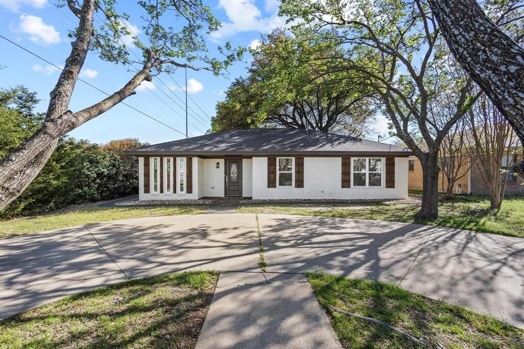 Property Photo:  2401 Hillcrest Avenue  TX 75402 