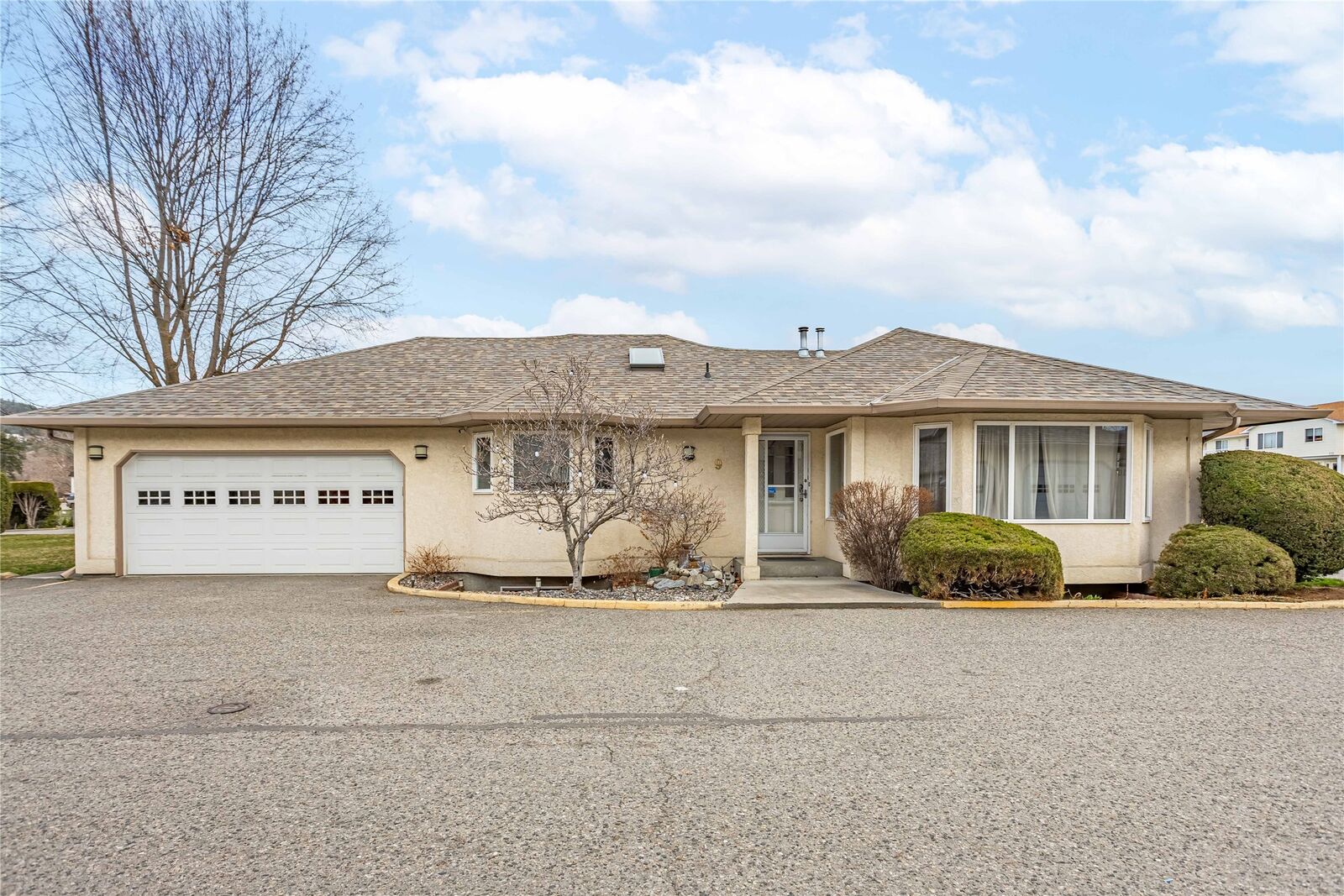 Photo de la propriété:  140 Nickel Road 9  BC V1X 4E6 