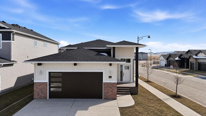 41 Emmett Crescent — photo 1