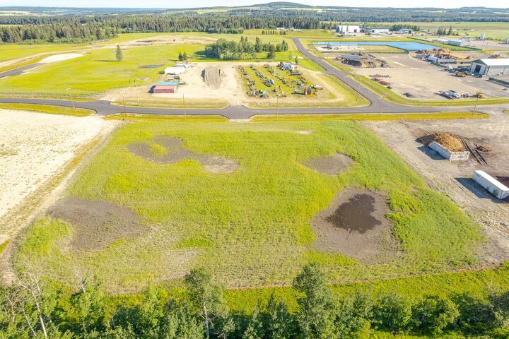 Property Photo:  32532 Range Road 42 123  AB T0M 1X0 