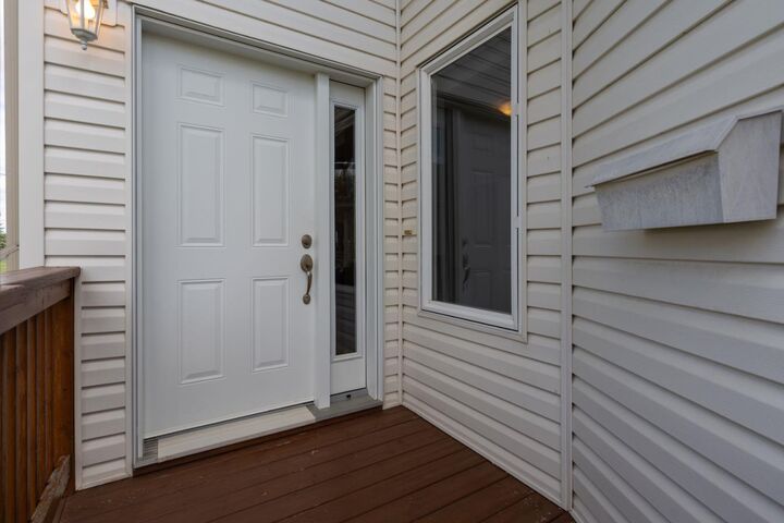 Property Photo:  4539 69 Street  AB T4V 5B3 