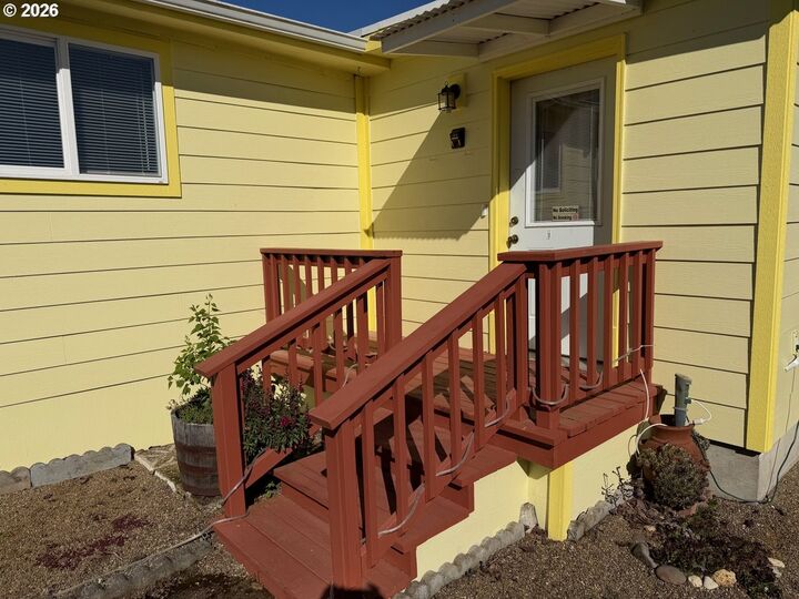 Property Photo:  400 N Mill St 48  OR 97426 