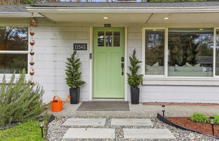 Property Photo:  11545  34th Avenue NE  WA 98125 