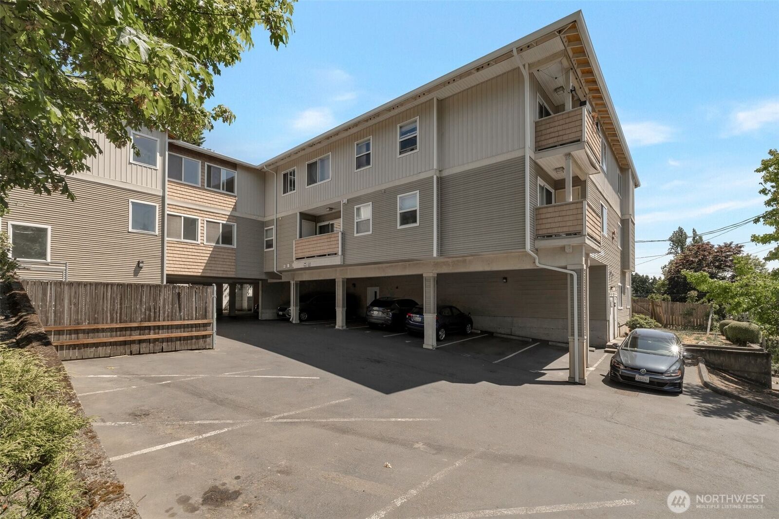 Property Photo:  11424  1st Avenue S 103  WA 98168 