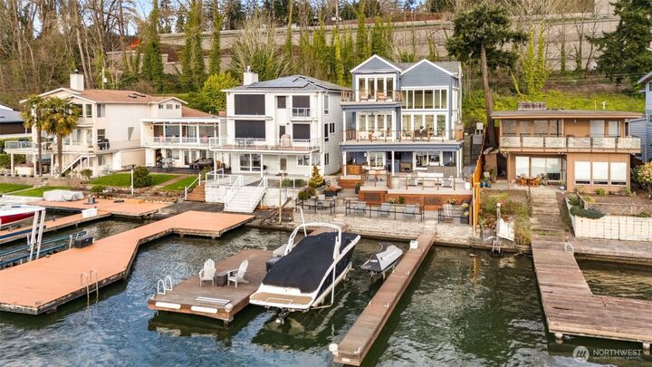 Property Photo:  6007  Hazelwood Lane SE  WA 98006 