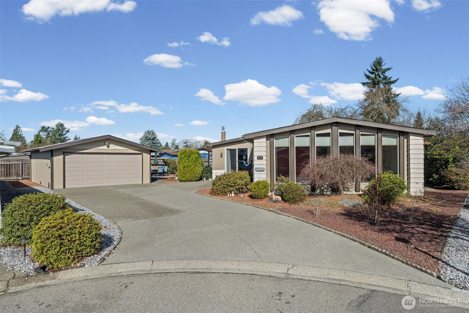 Property Photo:  1402  22nd Street NE 454  WA 98002 