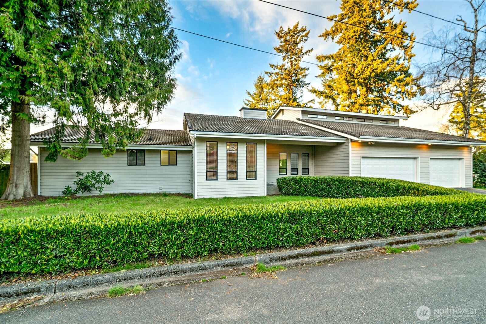 Property Photo:  558 SW 298th Street  WA 98023 