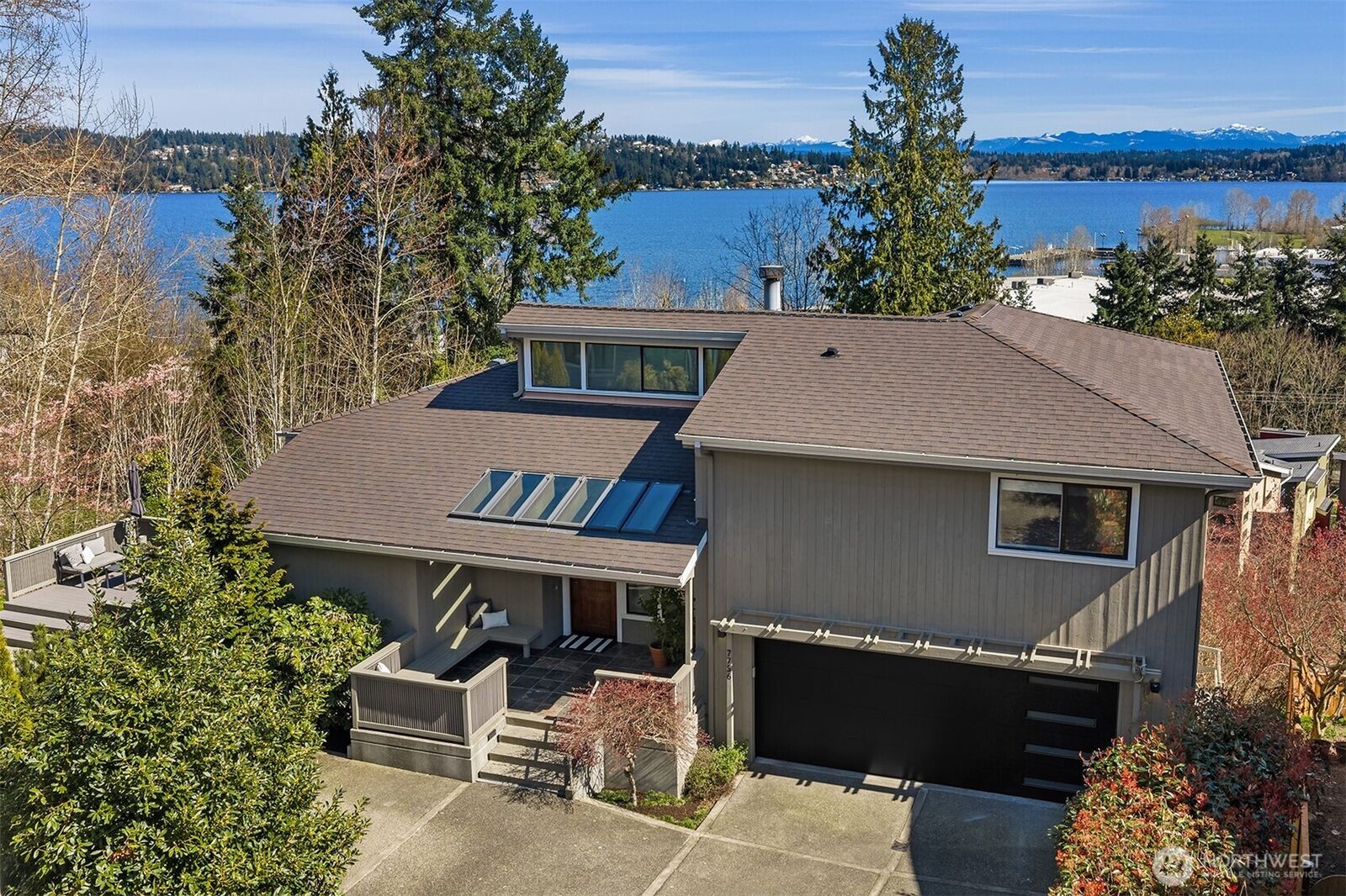 Property Photo: 7756 58th Avenue NE WA 98115