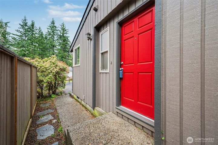 Property Photo:  2918  Sylvan Street 103  WA 98226 
