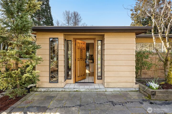 Property Photo:  10529 NE 20th Place  WA 98004 