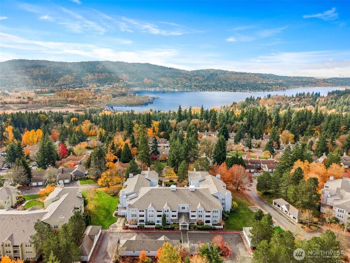 Property Photo:  4081  224th Lane SE 210  WA 98029 