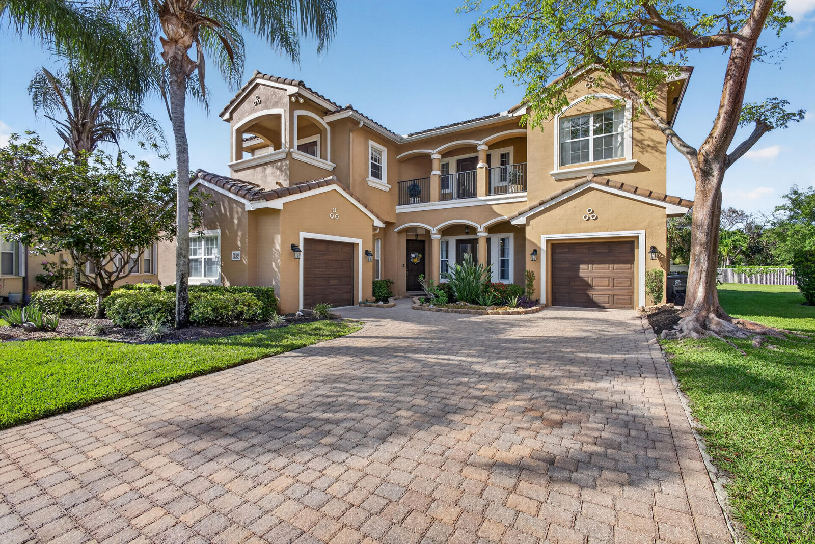 Property Photo: 659 Cresta Circle FL 33413