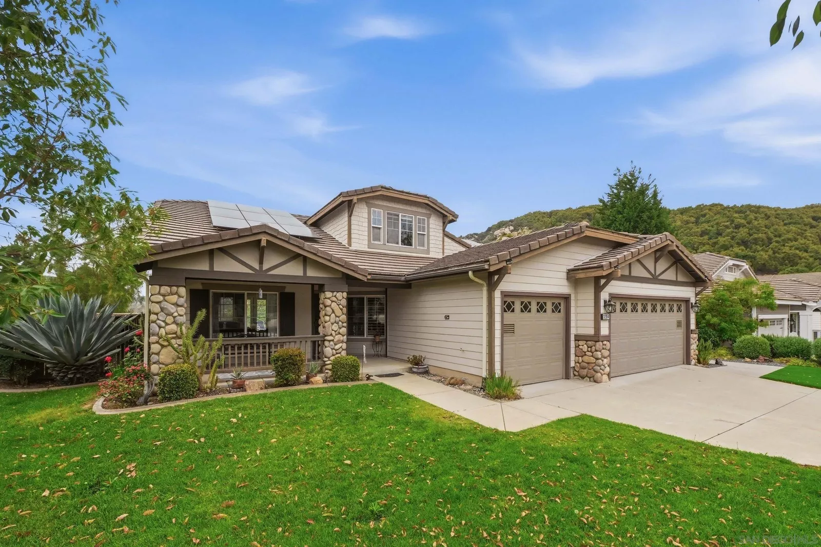 Property Photo:  3204 Meadow Creek  CA 92027 