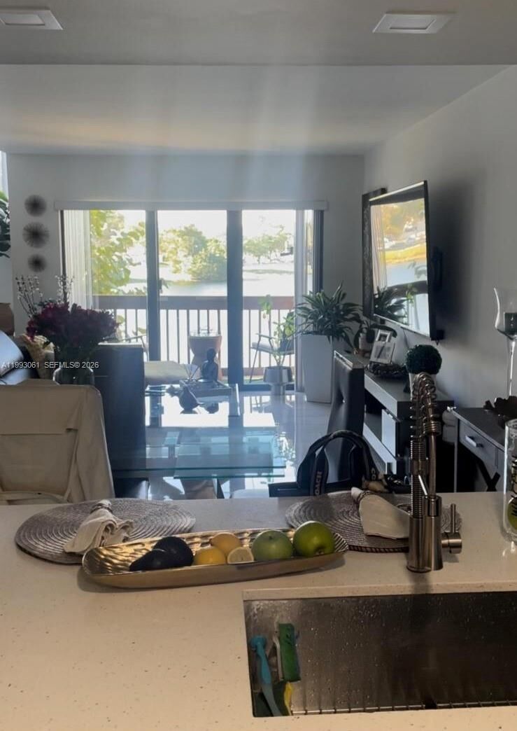 Property Photo:  10000 NW 9th St Cir 11  FL 33172 