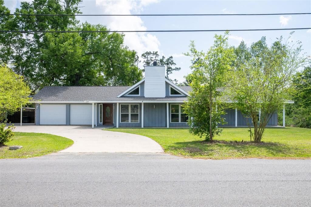 Property Photo: 1739 S Borel Dr Drive S LA 70611