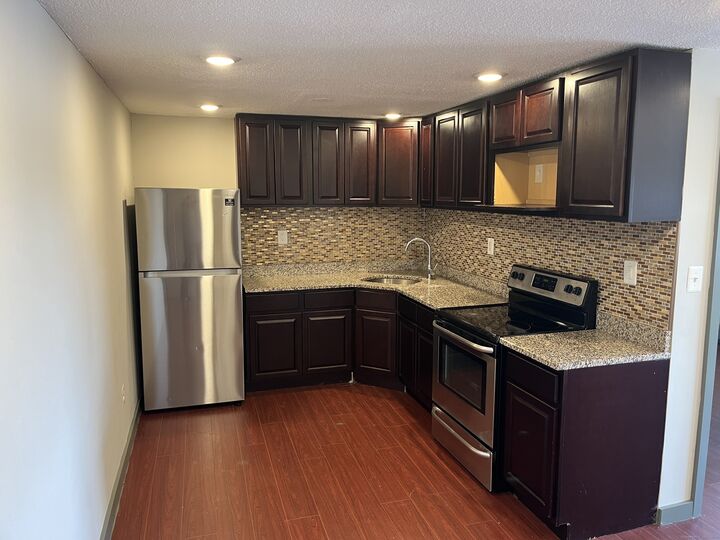 Property Photo:  32 Cook Avenue D24  CT 06451 