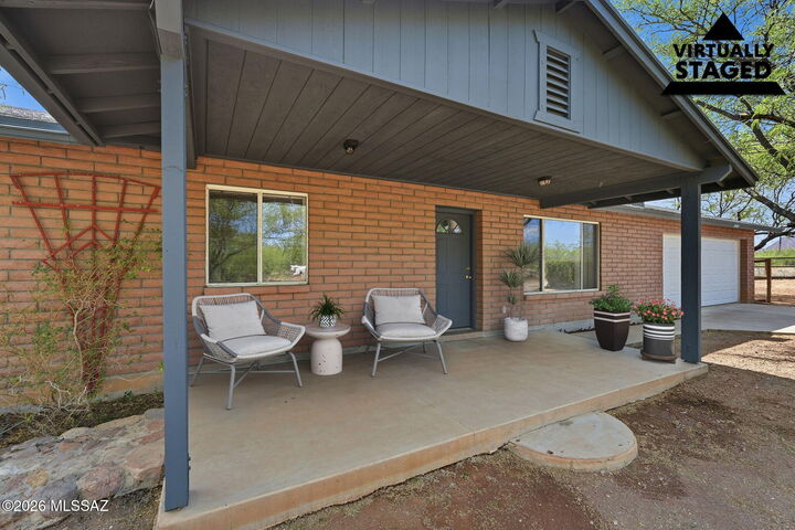 Property Photo:  1462 Circulo Sombrero  AZ 85648 