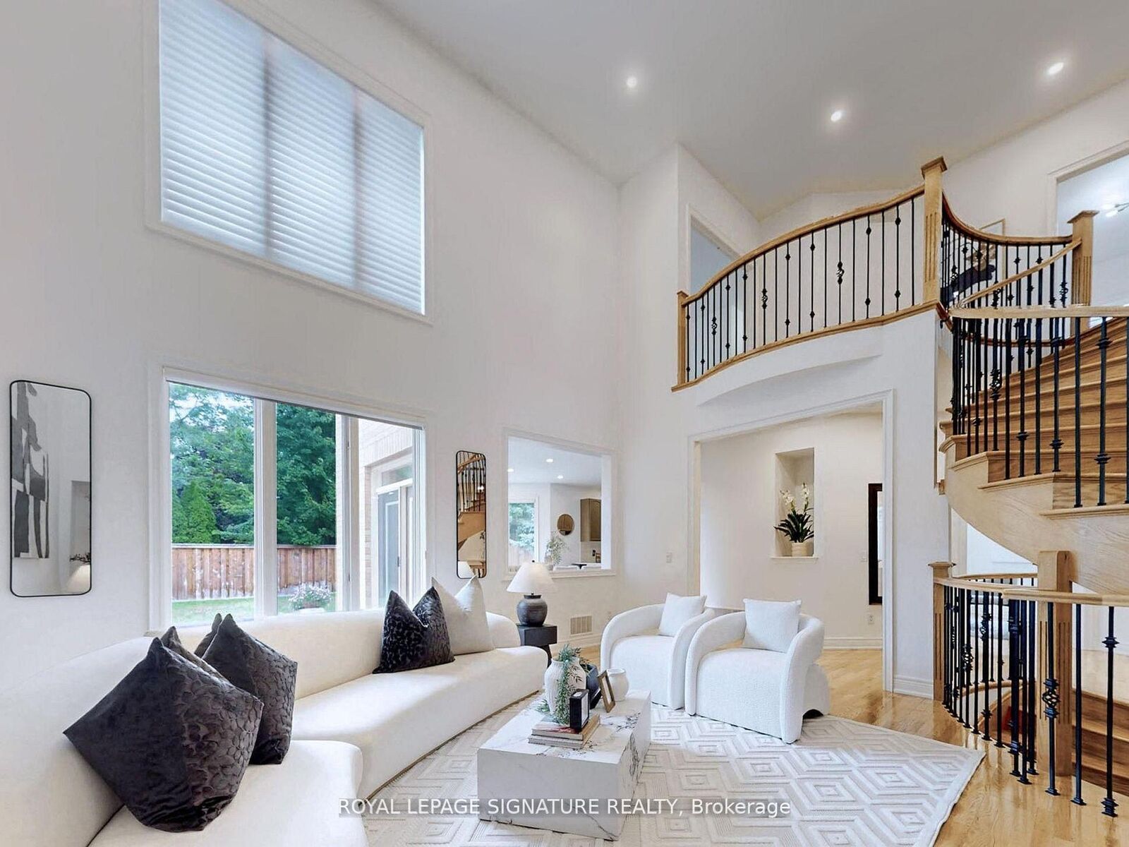 Property Photo: 2238 Lyndhurst Drive ON L6H 7V4