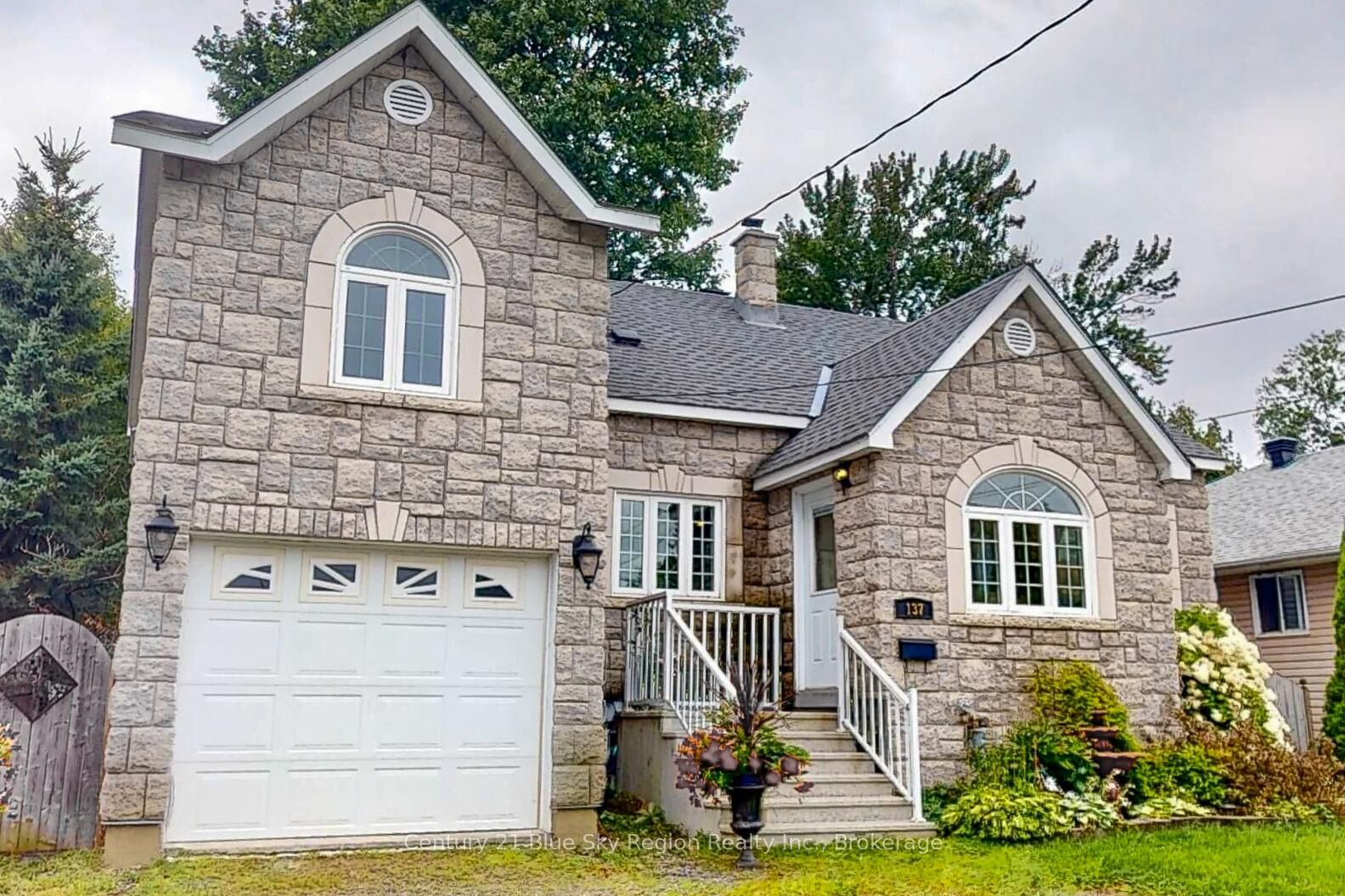 Photo de la propriété: 137 Whitney Avenue ON P1A 1Y7