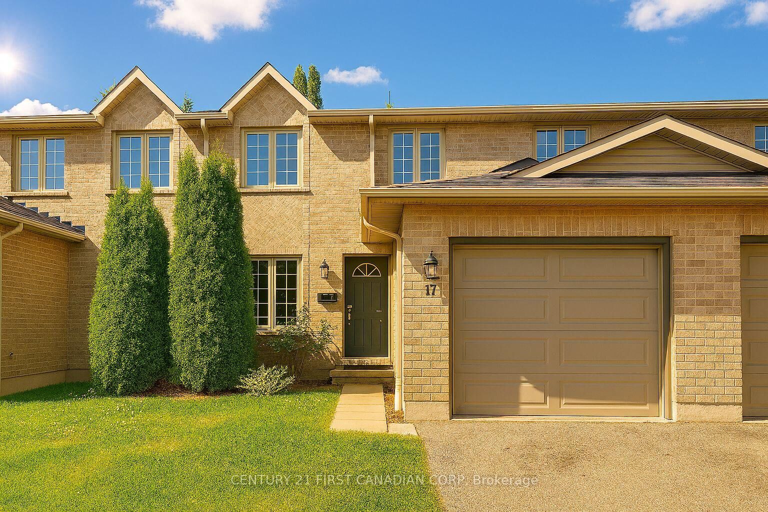 Property Photo: 340 Ambleside Drive 17 ON N6G 4Y5