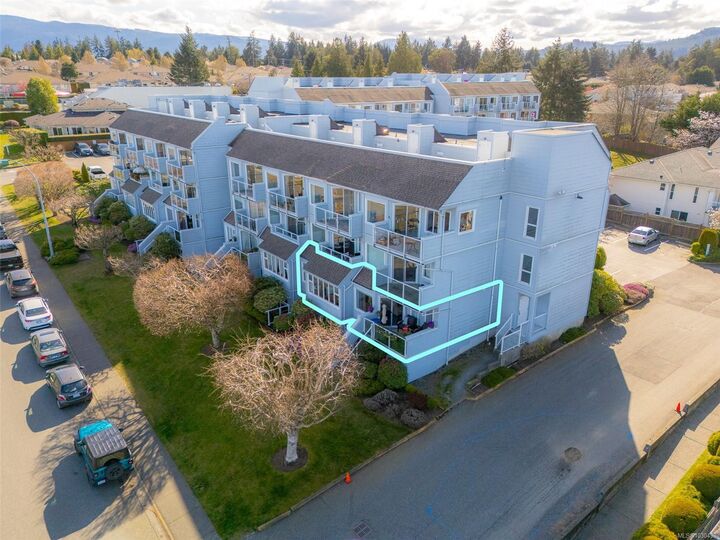 Photo de la propriété:  6231 Blueback Rd 102A  BC V9V 1J3 