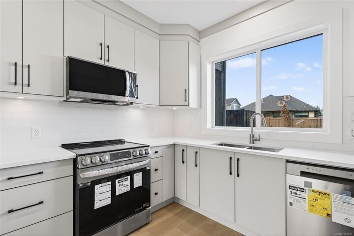 Property Photo: 704 Beaver Creek Blvd #4 BC V9H 0E9