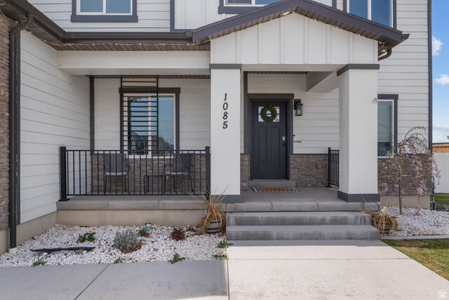 Property Photo: 1085 N Coachman Ln UT 84660