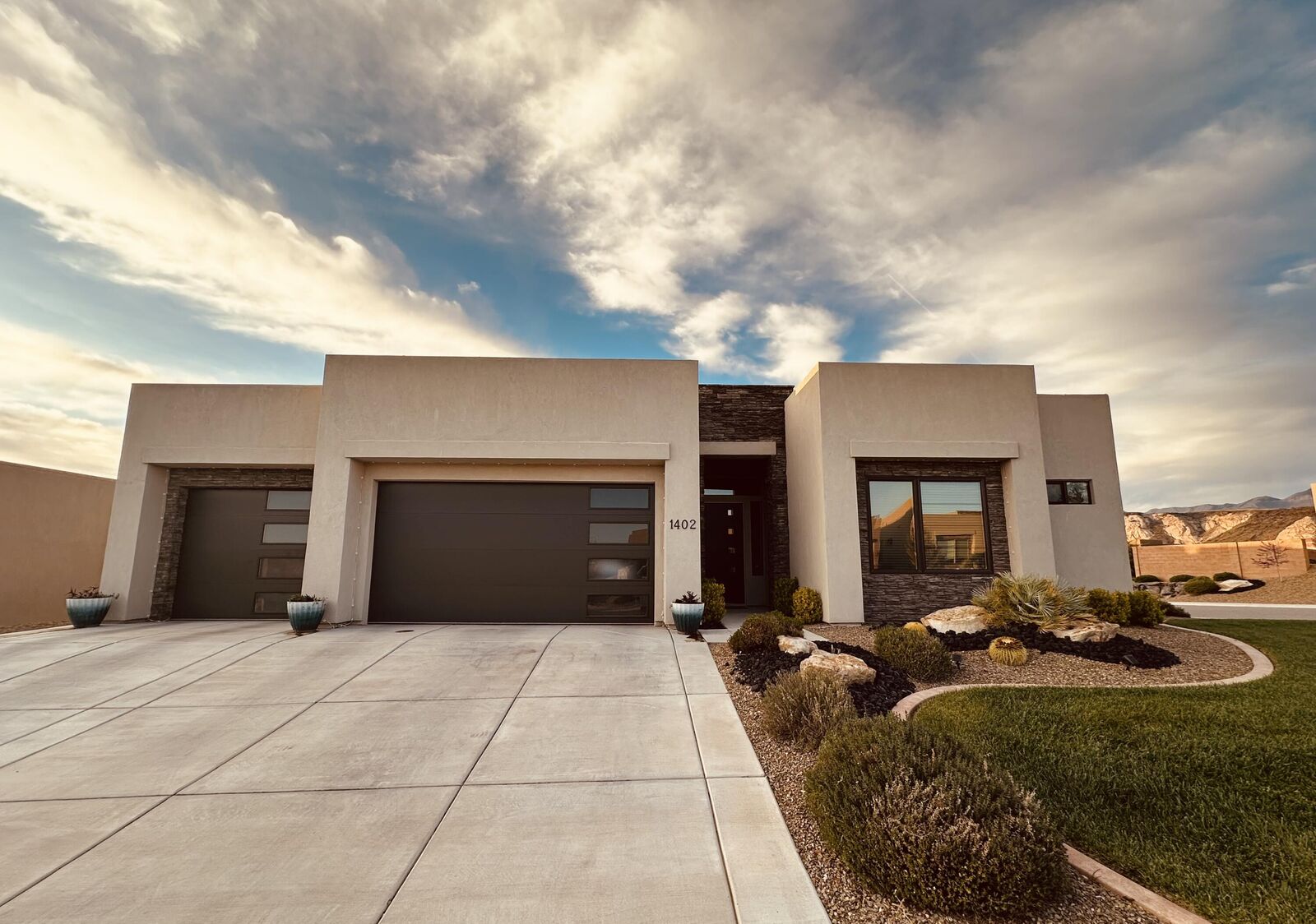 Property Photo:  1402 Pocket Mesa Dr  UT 84770 