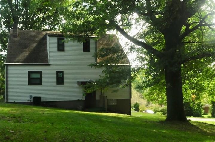 Property Photo:  249 Cirbus Ln  PA 15146 