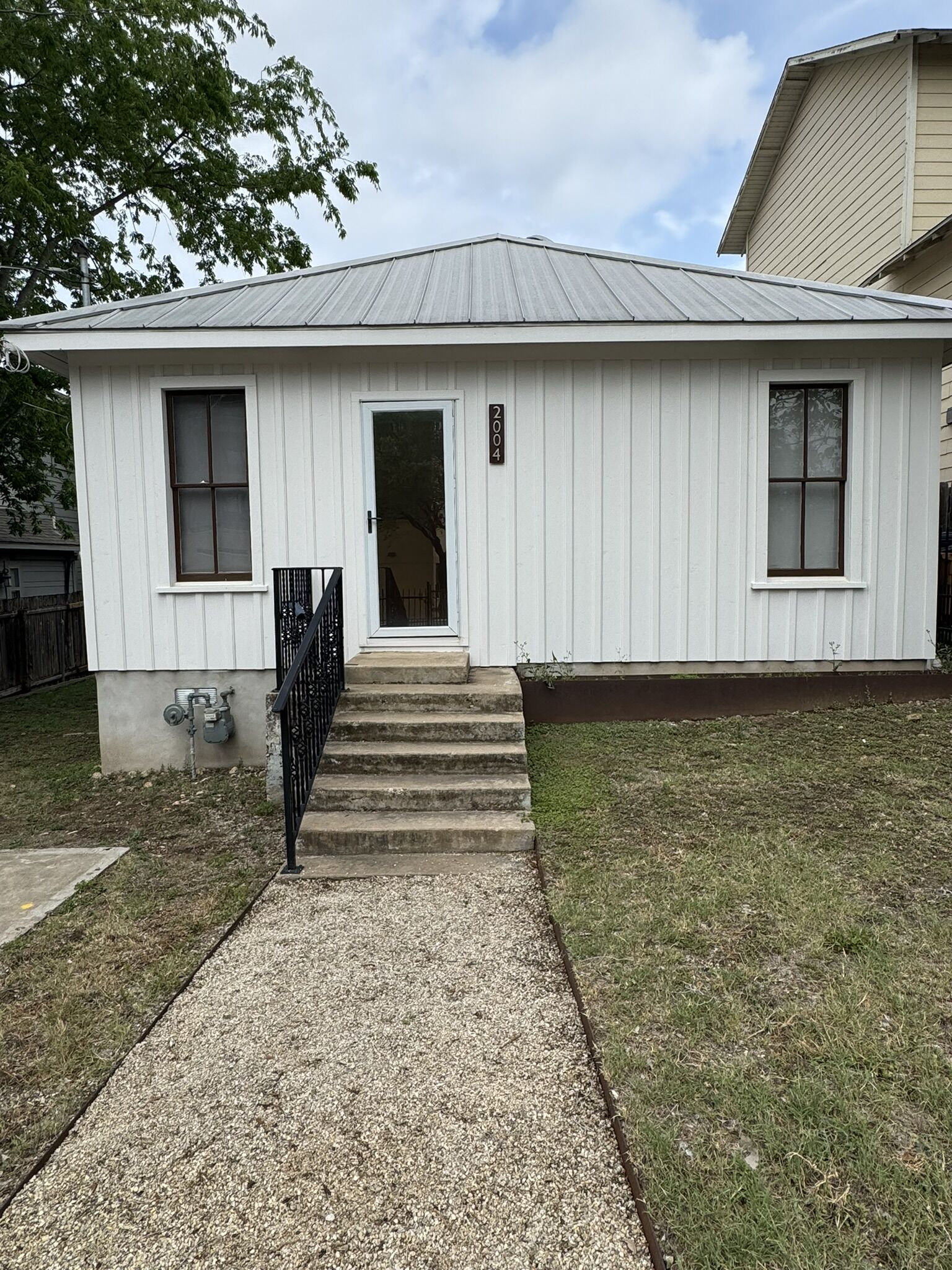 Property Photo:  2004 Rosewood Avenue  TX 78702 