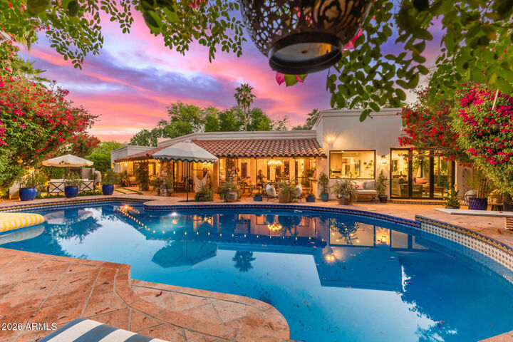 Property Photo: 8132 E Del Barquero Drive AZ 85258