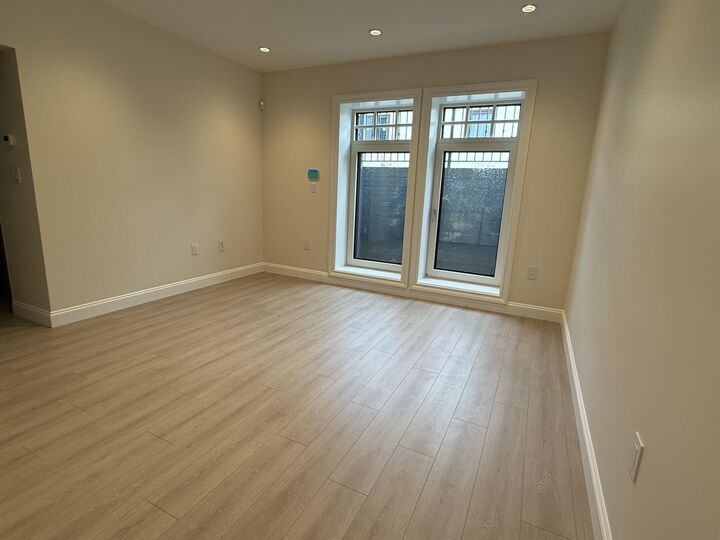 Property Photo:  1115 W 48th Avenue 1/2 Basement  BC V6M 2N4 