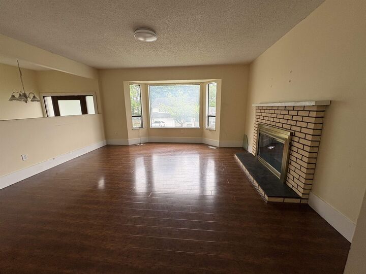 Property Photo: 14863 87A Avenue BC V3S 5X4